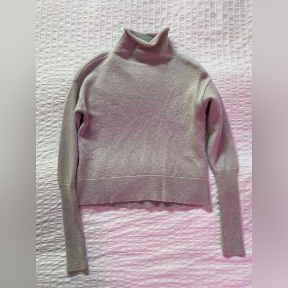 Aritzia Wilfred Cyprie Sweater made of Merino Wool in Light Grey - Picture 1 of 4